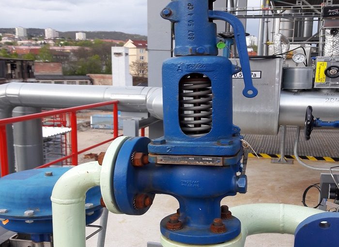 فشار سیال در عملیات هات تپ فشار سیال فشار سیال در عملیات هات تپ Pressure relief valve DN25 on cooling water 700x510